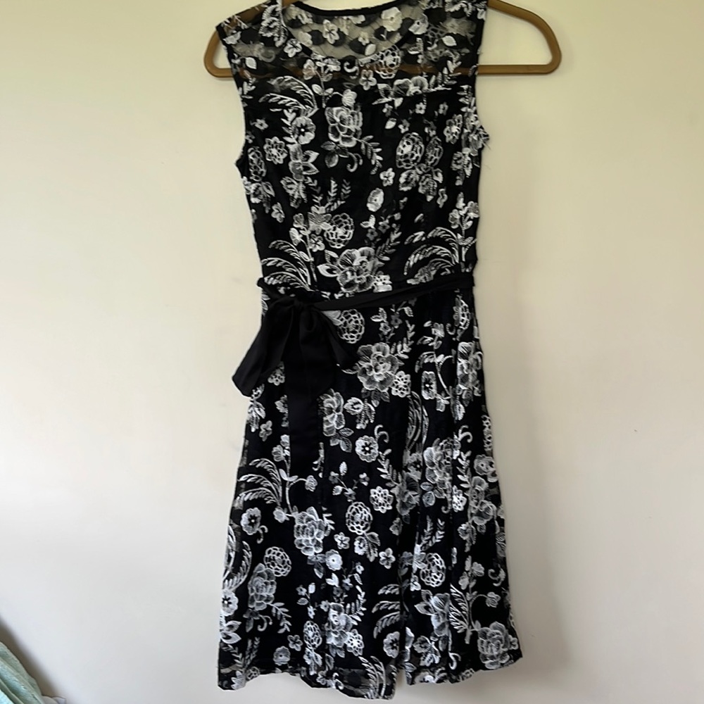 Black and white flowered dress with sash